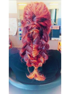 アイビス(AIBIZ) イベント/編み込みとフィッシュボーンのおさげスタイル