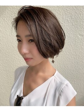 トリックスタンダードナチュラル(TRICK STANDARD Natural) ツヤ髪ベージュ