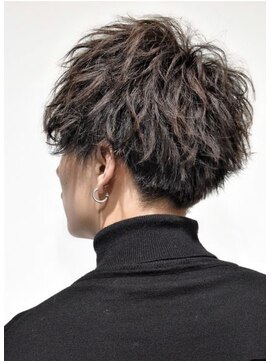 美容室 ホワイトビートル(White Beetle) 束感ショート