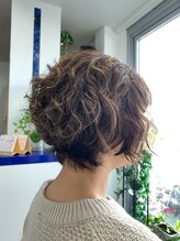 ヘアートーク アイズ(HAIR TALK I's) New York Dry Cutで創るくせ毛を活かすショートボブ