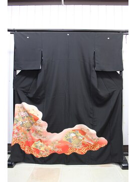 ルナクレセント (Luna crescent) 留袖LT-13　￥11000～(着付料込み)