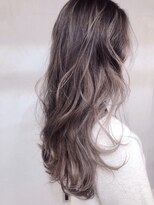 ヌイ 横浜(nui)&nbsp;ネイビーグレージュハイライト_ウェーブパーマフォギーベージュ