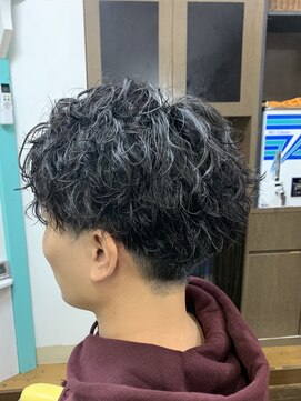 ラボーテイサミヘアーイースト(La.beaut'e ISAMI HAIR EAST) MEN’S HAIRハイライトマッシュパーマ〈理容室〉東浦和メンズ