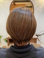 ヴィアンカ(Vianca)&nbsp;丸みショートボブ×白髪ぼかしハイライト