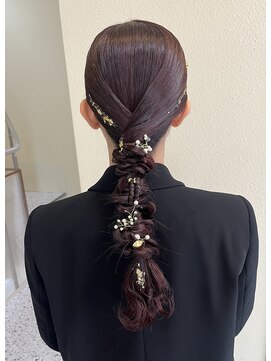 ミラ(Mila) 艶ツヤタイト編みおろし★結婚式お呼ばれヘア