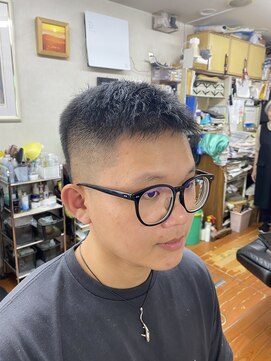 トコマル理容室 ショートヘアスタイル