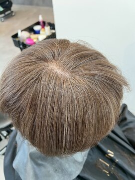 アルトル 池袋(altru) 白髪ぼかしホワイトブラウンチェリーブラウンミニウルフ　元重