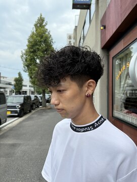 チャプター 問屋町(chapter) スペインカールダウンバングスキンフェードメンズパーマ眉毛