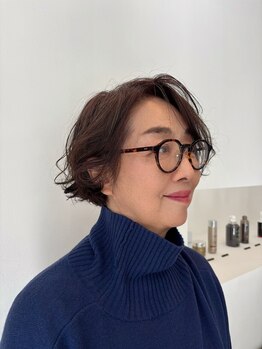 フォークロア 己斐店(Folk Lore)の写真/白髪を染めるだけじゃない。“艶×透明感×似合わせ”で魅せる、上品で動きのあるグレイカラー♪