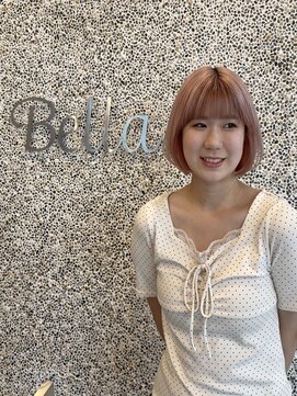 ベッラ(Bella) 丸み内巻きボブ