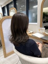 アドラーブル ココロ 新潟(adorable CoCoLo) 大人美人艶カラーベージュ小顔カット透明感レイヤーロング