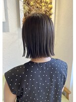 フロール(florun)&nbsp;切りっぱなしボブ×オリーブグレージュ