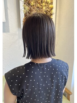 フロール(florun) 切りっぱなしボブ×オリーブグレージュ