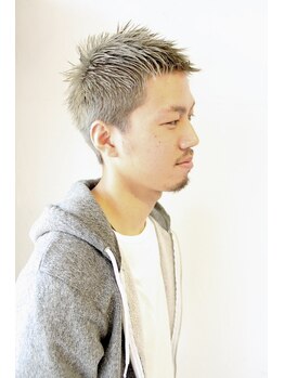 ソルト(Salt)の写真/キメすぎない落ち着いたスタイルで、ビジネスシーンも休日も！白髪や頭皮のお悩みも対応◎
