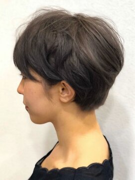 ミーティア バイ クアトロ(Meteor By QUATRO) 小顔アッシュグレージュ