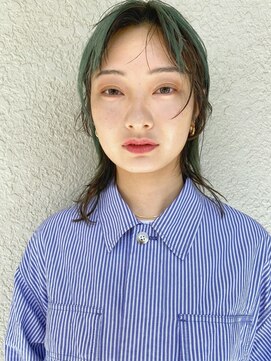 ノラ シブヤ(NORA) ウルフカット　ウルフボブ　ワイドバング　外ハネボブ