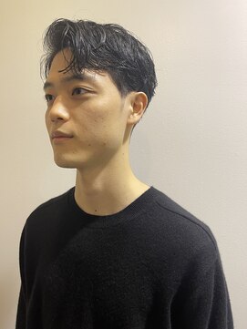 スガタ(SUGATA) 刈り上げ ショート センターパート