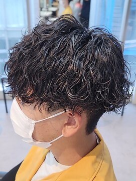 フィフス 原宿(fifth) メンズツーブロックマッシュ束感ショート波巻きスパイラルパーマ