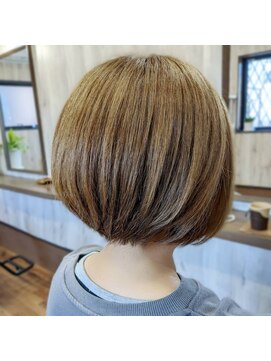 ディズ(Diz) 大人可愛い前下がりショートボブ　丸みショート