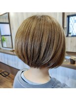 ディズ(Diz) 大人可愛い前下がりショートボブ 丸みショート