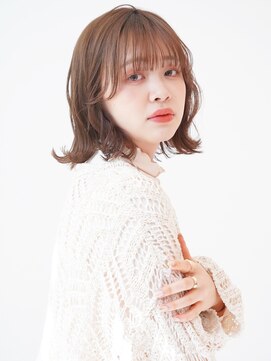 プレジールバイラファブリック(PLAISIR by LA FABRIQUE) PLAISIR草加　外ハネボブミルクティーベージュ 切りっぱなしボブ