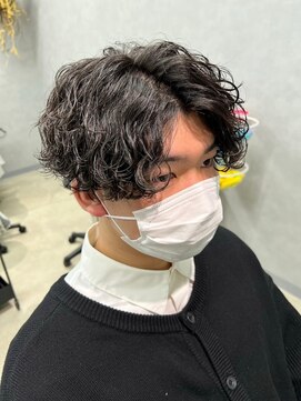 リット×ベリエ(Lit.×belier) ツイストスパイラルパーマセンターパートツーブロック刈り上げ