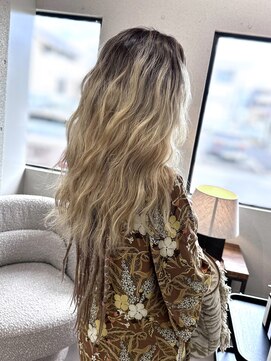 ヌークバイラヴェスト 四日市(neuk by lovest) ふわふわロングたっぷりレイヤーカット