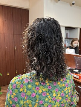 スタニング 渋谷(STUNNING.) ロングパーマ くるくるパーマ