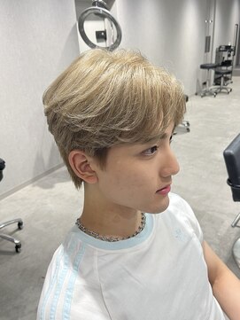 テクト バイアッシュ 吉祥寺店(Tect by Ash) 韓国風ガイルヘアブリーチミルクティーベージュ