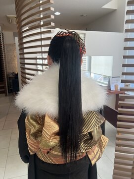 ラ シェンテ エイジア 川西(La Sente Aja) ポニーテールアレンジ