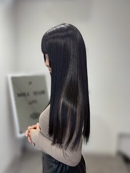 リヴ ヘアサロン(LiV HAIR SALON)の写真/「真っすぐすぎない、自然で柔らかなストレート」を実現◎髪の負担が少なく、美しい艶のある仕上がりに。