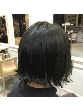 エイチ(H eitf) 【レトロボブ 外ハネ エイチ原宿/小島遥香】