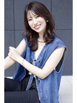 プランツヘアー ブラウン艶カラー セミロングスタイル