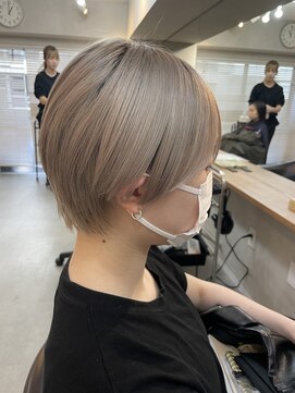 ジュール サウス 新宿南口(Joule South) 【ブリーチWカラー】ホワイトペールベージュ【スロウカラー】