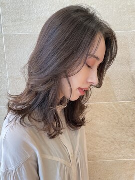 ビュートリアム265(BEAUTRIUM 265) ミディアム/くびれレイヤー/レイヤーカット/顔周りカット/銀座