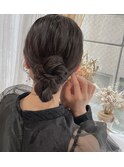 お出かけ私服に！簡単カジュアルお団子アレンジ♪