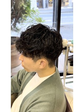 ノーム バイ アウラ(norm. by aura) シャドウパーマ　メンズパーマ　メンズカット　波巻きパーマ