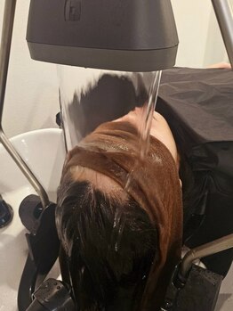 ミドル(MIDDLE)の写真/髪のお悩みに合わせた極上ヘッドスパで、いつまでも美しい艶をキープ。頭浸浴もお任せください◎