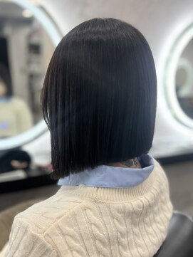 フィー 仙台店(fee) 顔周りレイヤー/前下がりボブ