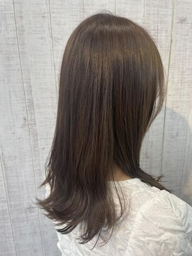 ヴィサージュ(VISAGE) 透明感たっぷりベージュカラー