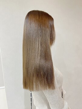 キニ(KINI) 柔らかいベージュカラー