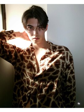 ゾーイ ボーイズ(ZOEY boyz) 抜け感センターパート