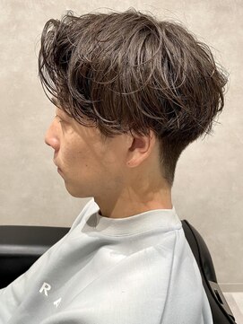 ビューティマーケット アングゥ イオンモール仙台上杉(BEAUTY MARKET ungu) センターパート/メンズパーマ