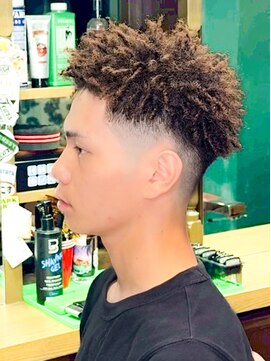 プロショップウェーブ セカンド(PRO SHOP WAVE II) スペインカール/テーパーフェード/メンズパーマ/フェザーパーマ