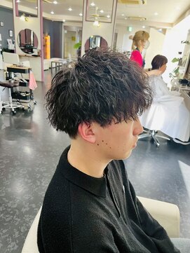アイズ 本厚木(AIZU) ツイストスパイラルパーマ 波うちパーマ メンズスペインカール