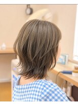 ヘアリゾートカシータ(Casita) オリーブベージュ×大人くびれレイヤーミディ