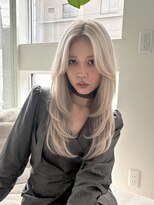ユーフォリア 新宿通り(Euphoria)&nbsp;ホワイトブロンドワンカールレイヤーカットブリーチ