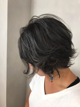 ラトリエ ブロカント 立川北口店(L'atelier BROCANTE) アディクシーカラー 前下がりボブ センシュアルショート 小顔