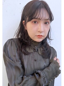 バロンフェム(baLon.fem) 大人顔向けショコラブラウンのくびれミディウルフ/Stylist AI