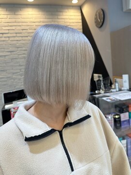 シーエスメイドバイシャチュー 京都店(CS made by SHACHU) ホワイトカラー×ボブ